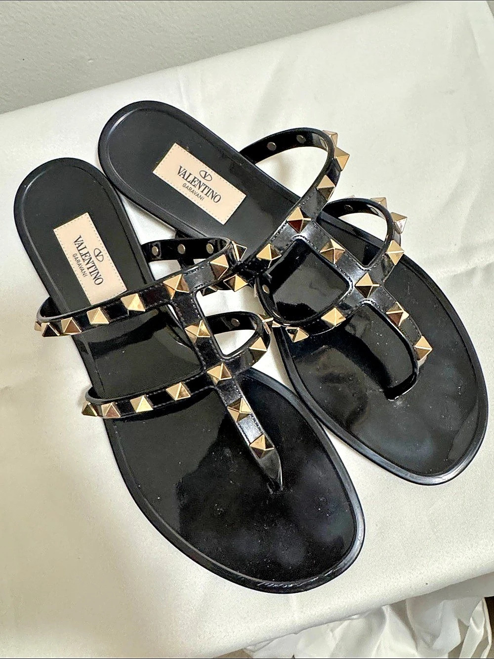 Valentino Garavani Rockstud Flat Sandals Black & Gold EU 38